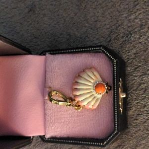 Juicy couture clam shell charm (rare)